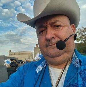 Meet your Posher, Leonel